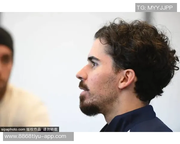 舍瓦利耶评选历史最佳门将五强诺伊尔超越布冯位居首位